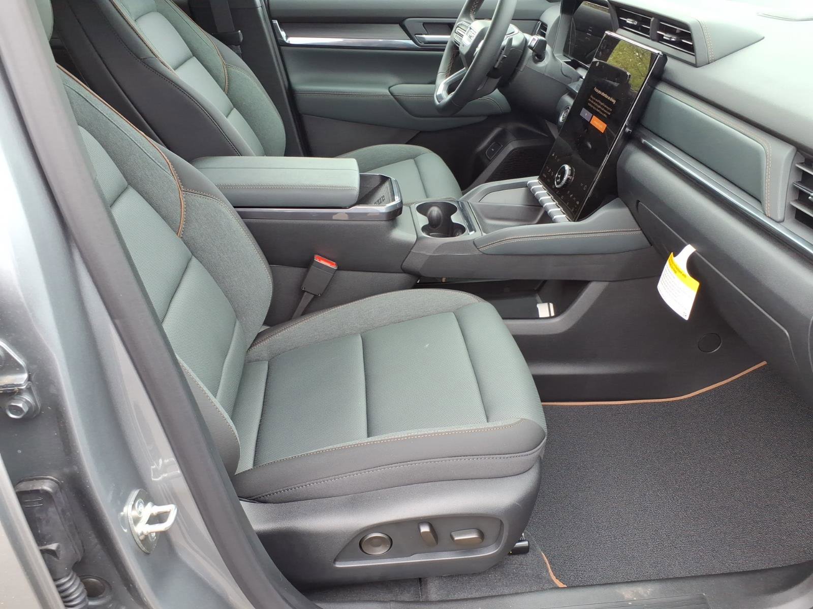 New 2026 GMC Terrain AT4 w/ Convenience Package III AWD/4WD image 8