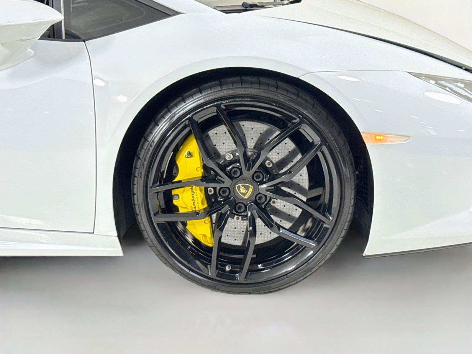 Used 2016 Lamborghini Huracan LP 610-4 AWD/4WD image 31