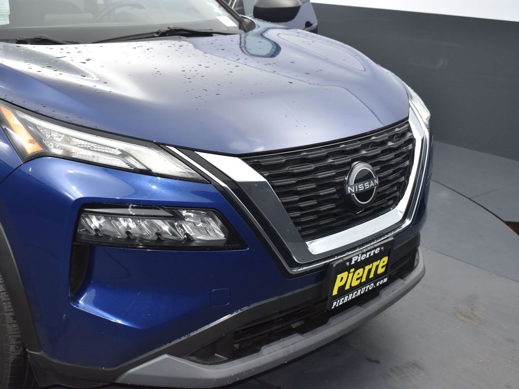 Used 2023 Nissan Rogue S image 9