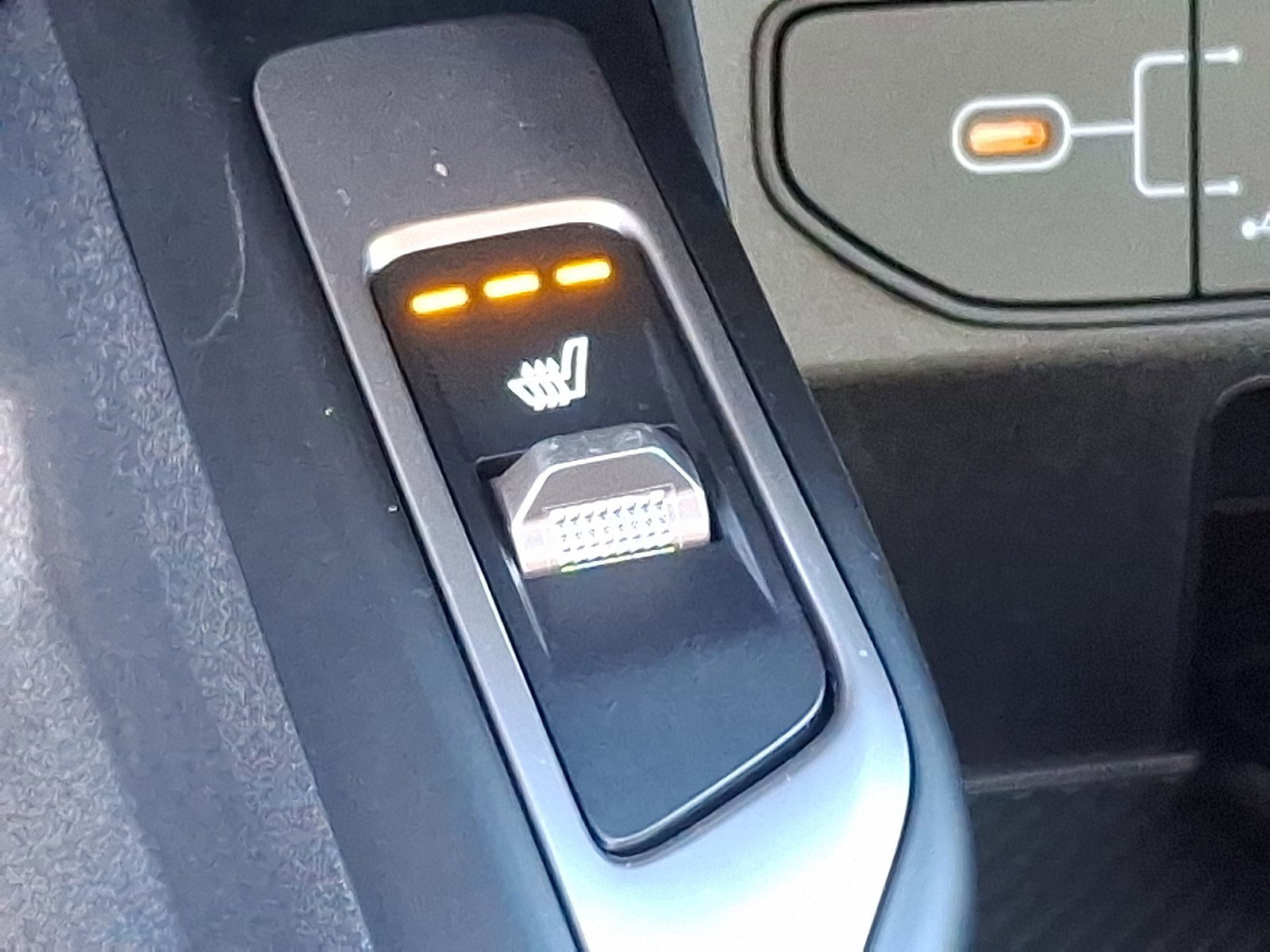 New 2025 Kia Sorento EX w/ Panoramic Sunroof Package image 18