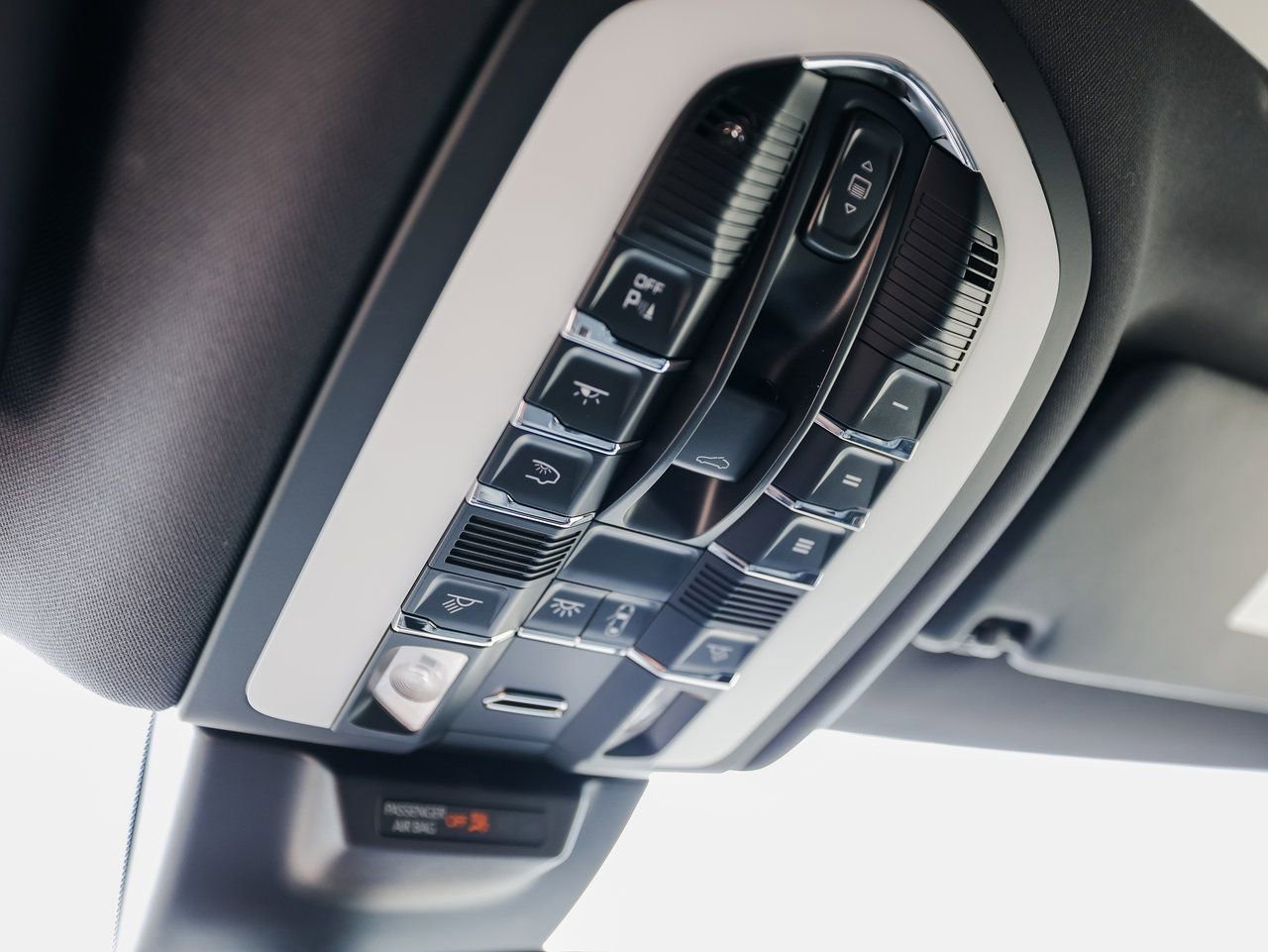 Certified 2025 Porsche Macan image 21