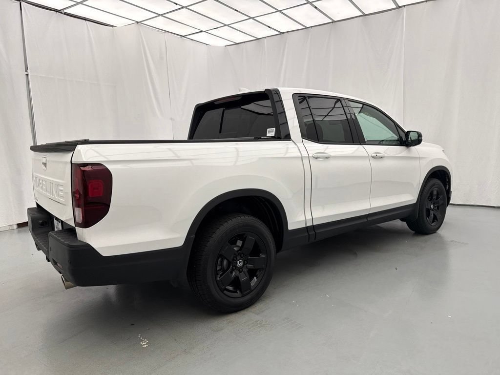 Used 2025 Honda Ridgeline Black Edition image 11