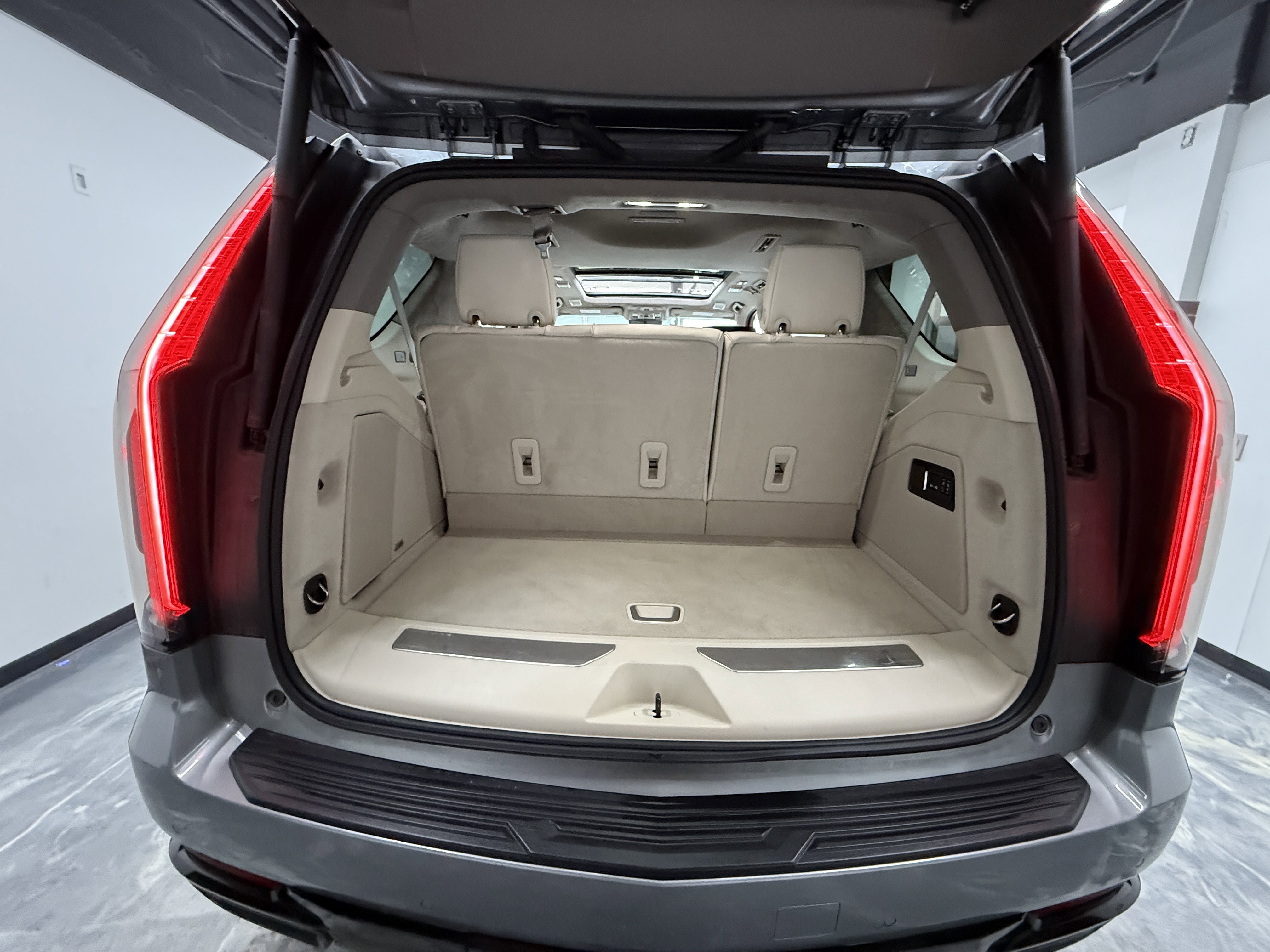 Used 2024 Cadillac Escalade Sport Platinum image 29