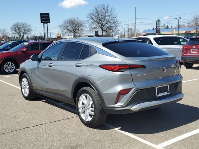 Used 2025 Buick Envista Preferred w/ Convenience II Package image 5