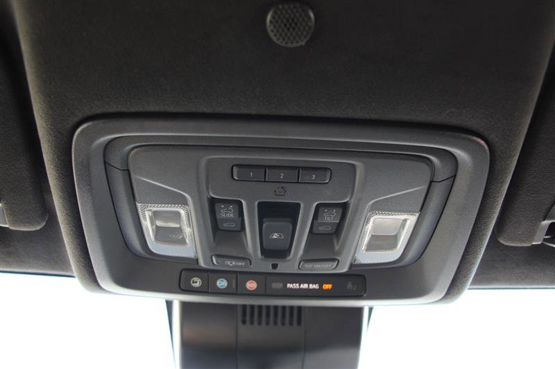 Used 2022 GMC Sierra 1500 AT4X image 32