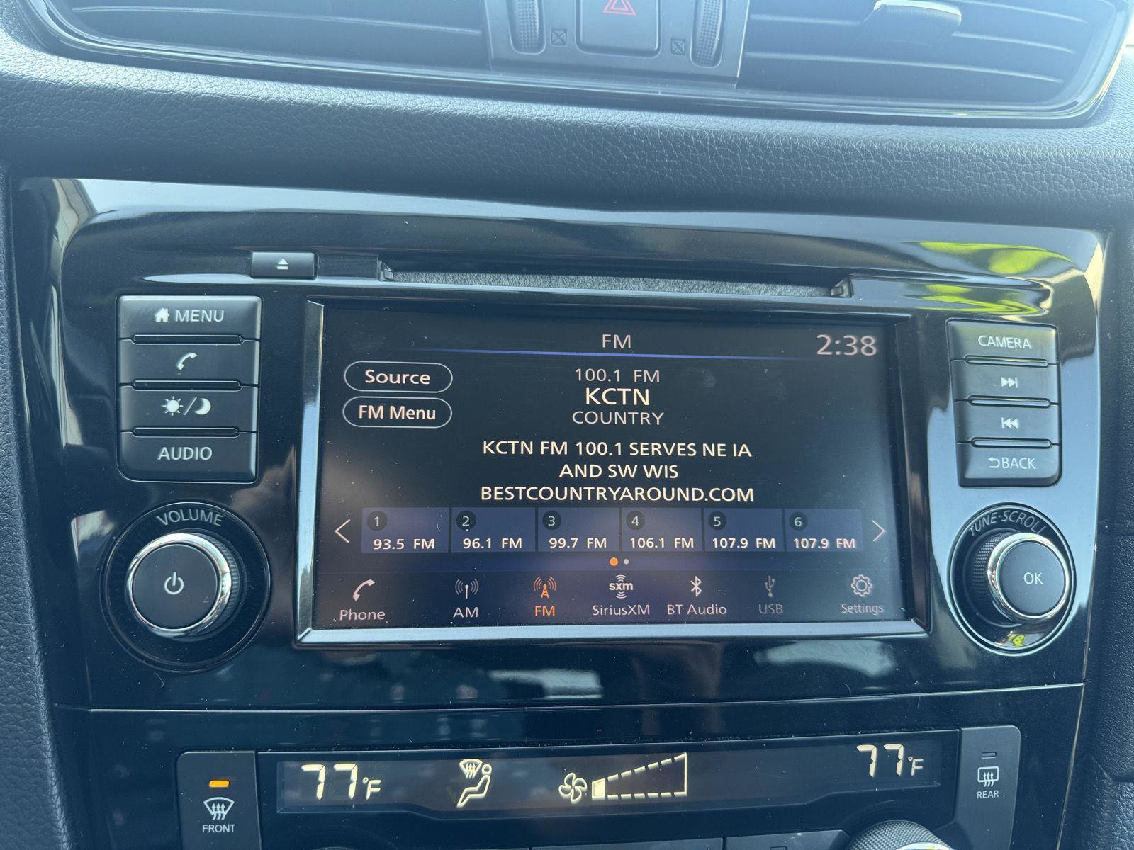 Used 2018 Nissan Rogue SV image 15