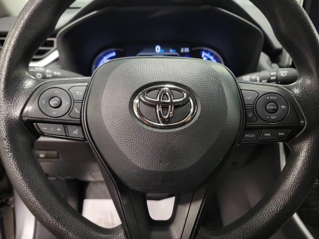 Used 2025 Toyota RAV4 XLE AWD/4WD image 24