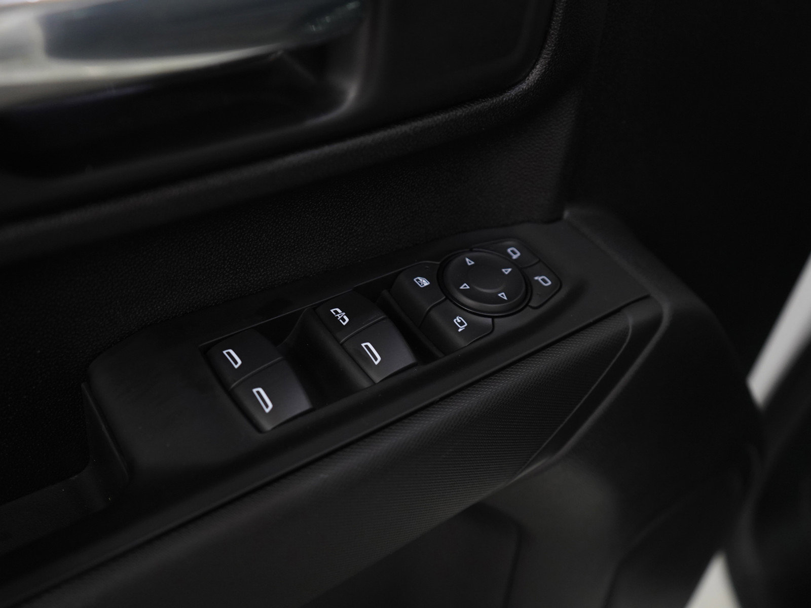 Used 2024 Chevrolet Silverado 2500 Custom w/ Custom Value Package image 19