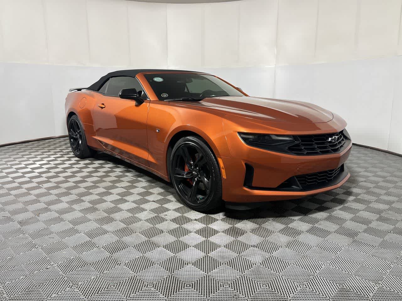 Used 2022 Chevrolet Camaro LT w/ Technology Package RWD image 2