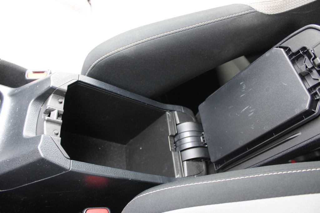 Used 2018 Toyota RAV4 XLE AWD/4WD image 41