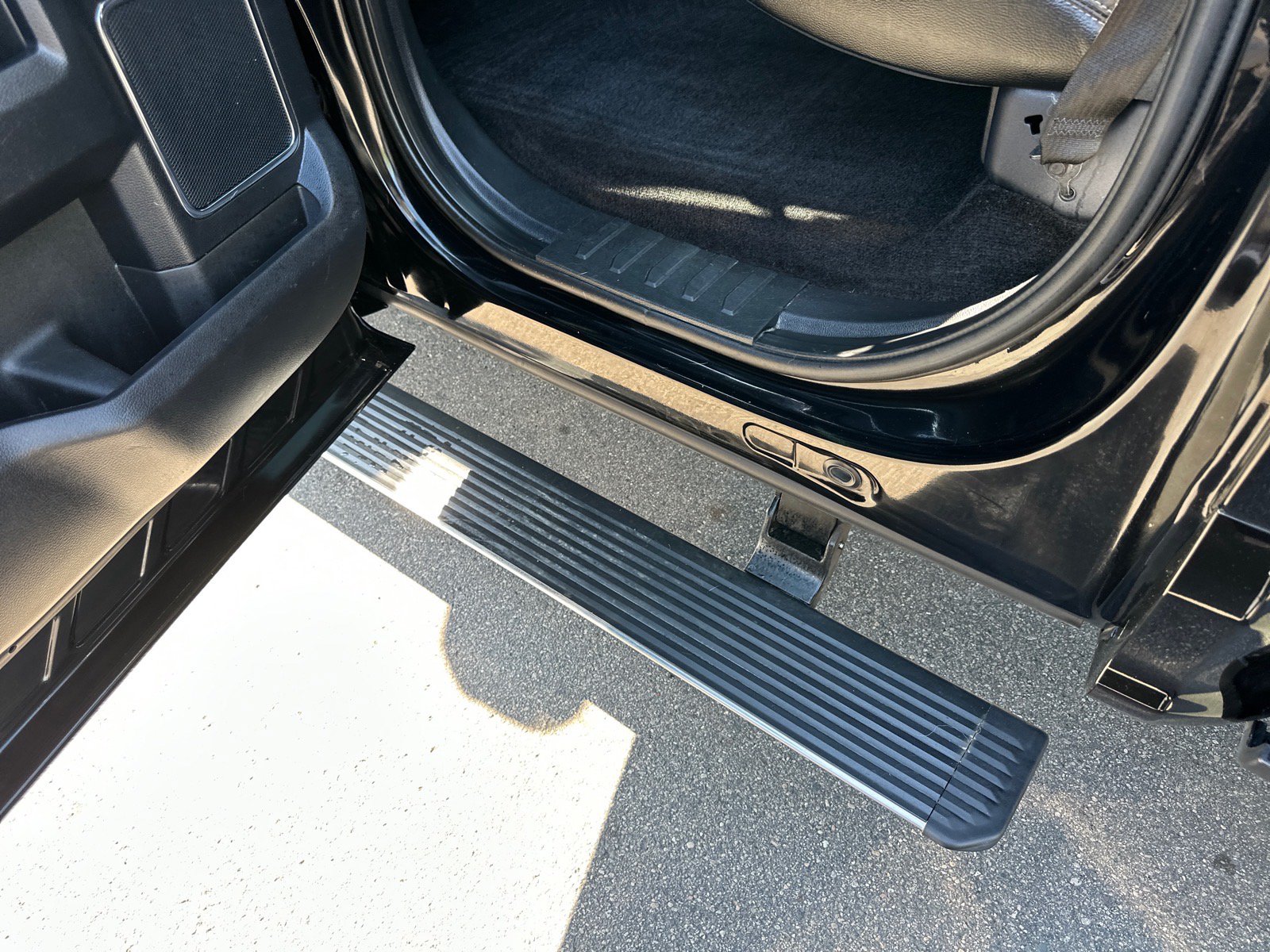 Used 2017 Ford F150 Lariat w/ Equipment Group 502A Luxury AWD/4WD image 26