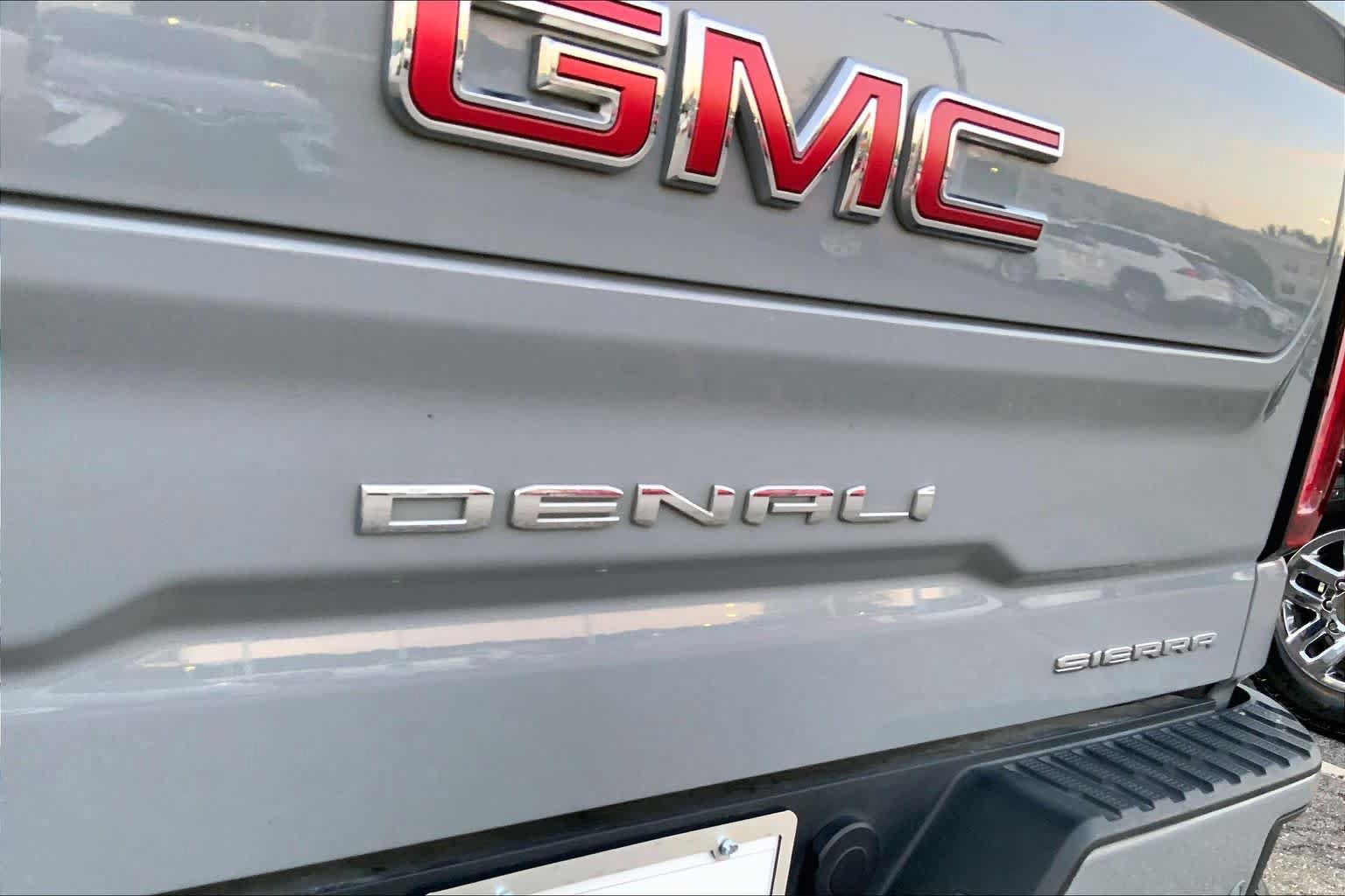 Used 2025 GMC Sierra 1500 Denali w/ Technology Package AWD/4WD image 28