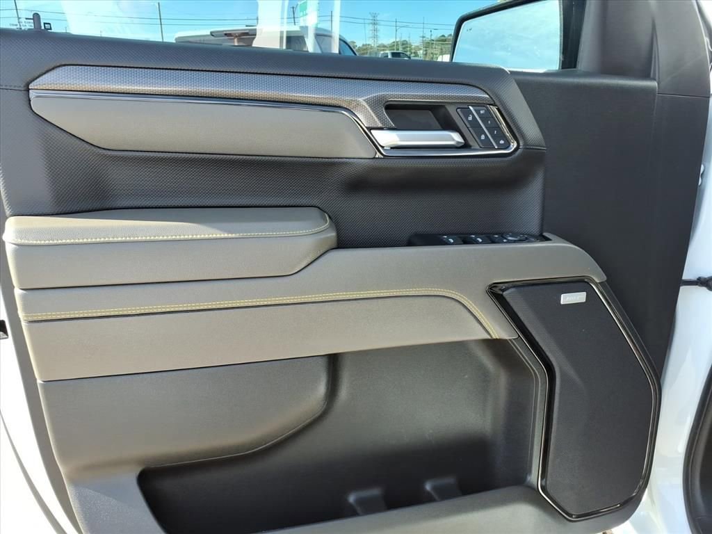 Used 2024 Chevrolet Silverado 1500 ZR2 image 18