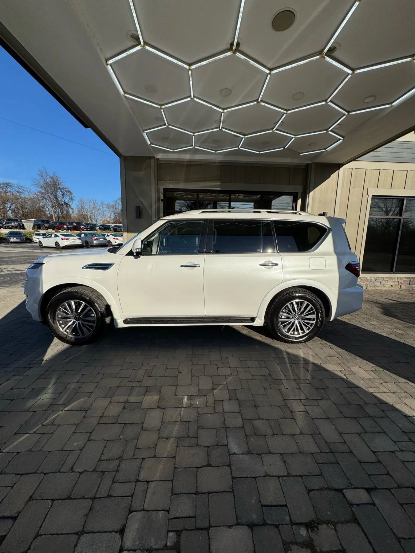 Used 2024 Nissan Armada SL w/ Captain's Chairs Package image 51