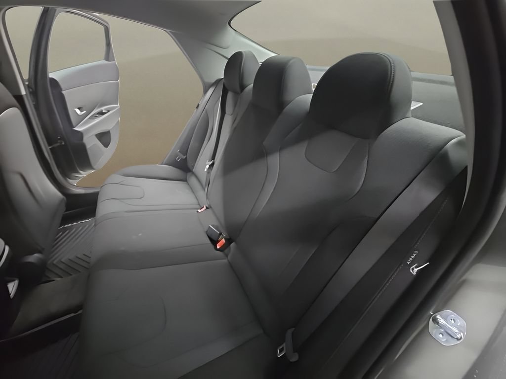 New 2026 Hyundai Elantra SE FWD image 15