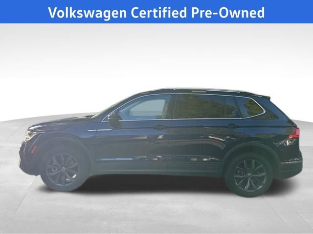 Certified 2022 Volkswagen Tiguan SE w/ Panoramic Sunroof Package image 2