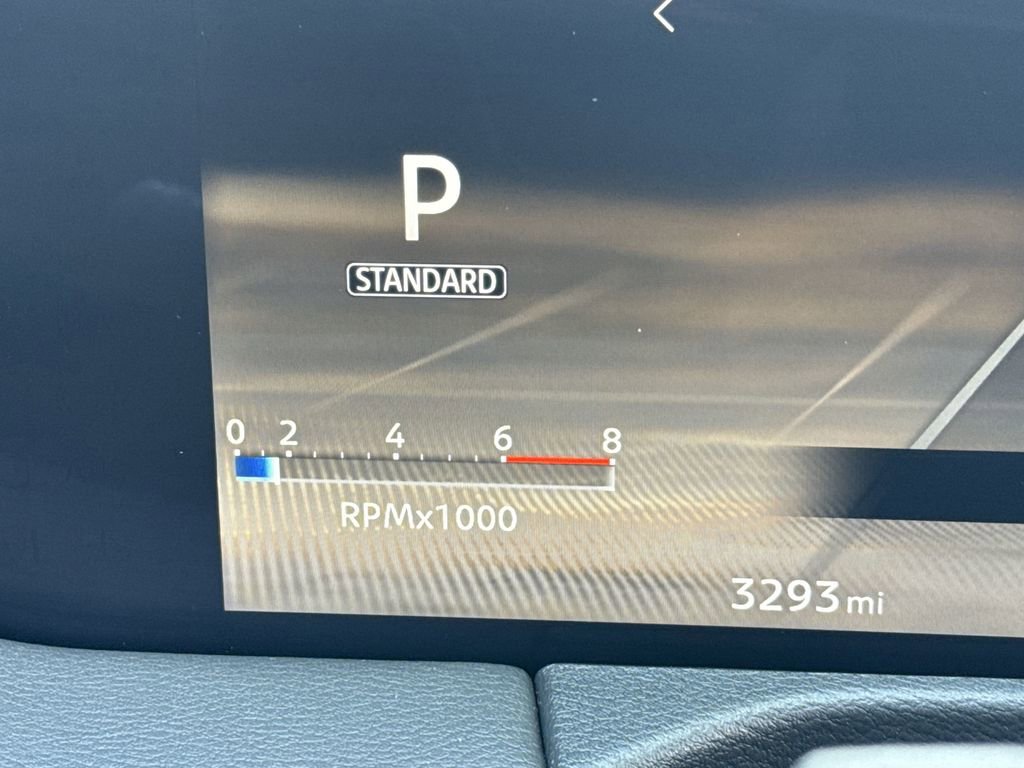 Used 2025 Nissan Armada PRO-4X image 10