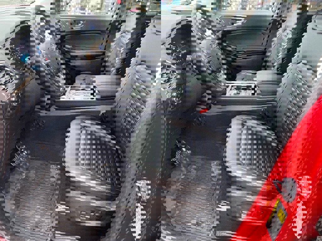 Used 2024 Ford Edge SEL w/ Convenience Package image 9