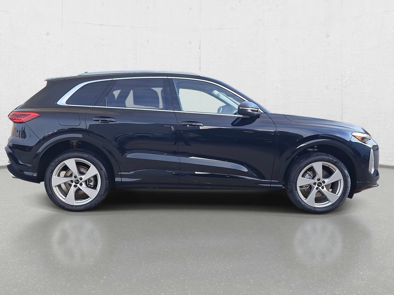 New 2025 Audi Q5 Premium Plus image 4