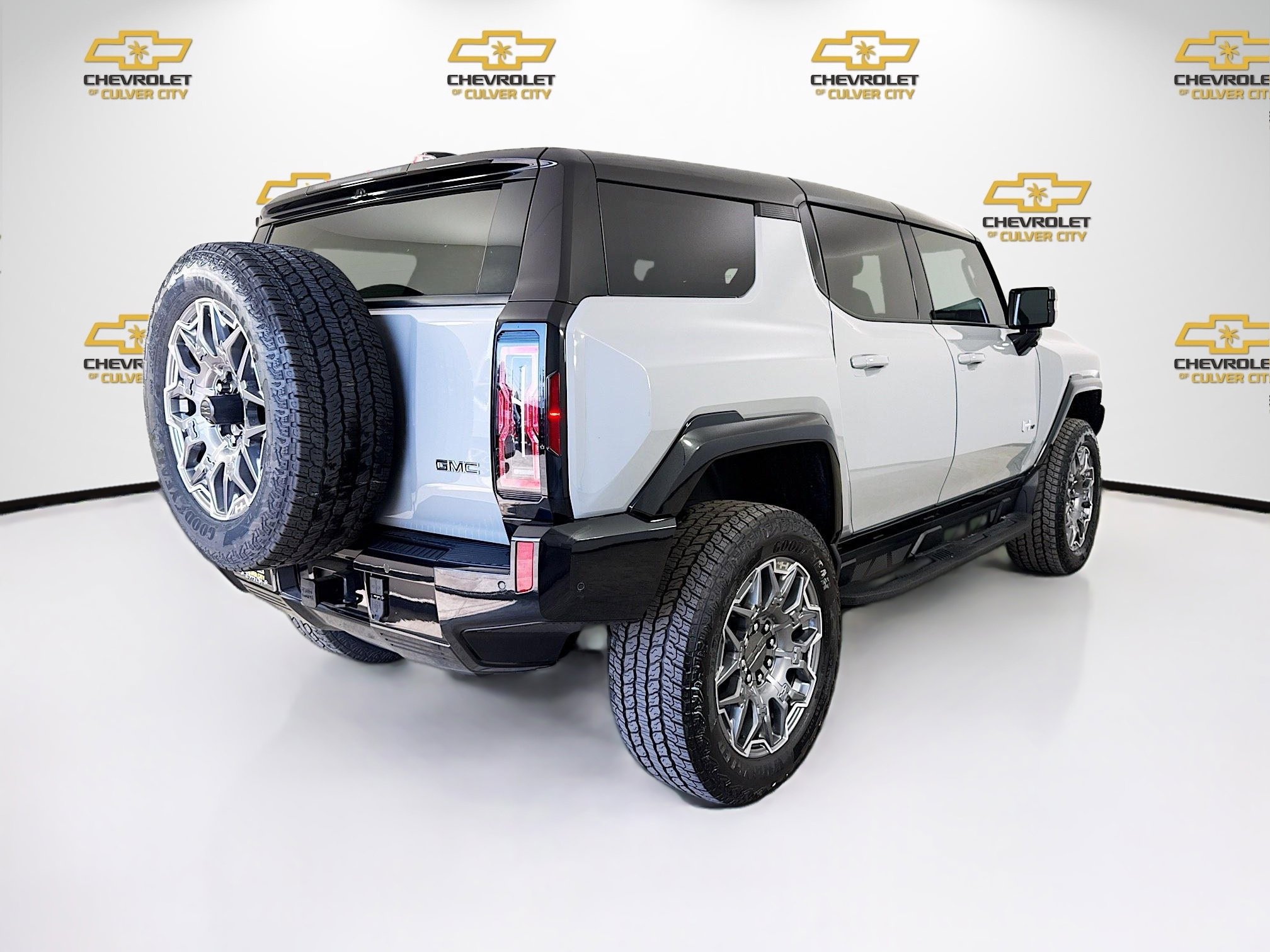 Used 2026 GMC Hummer EV SUV image 7