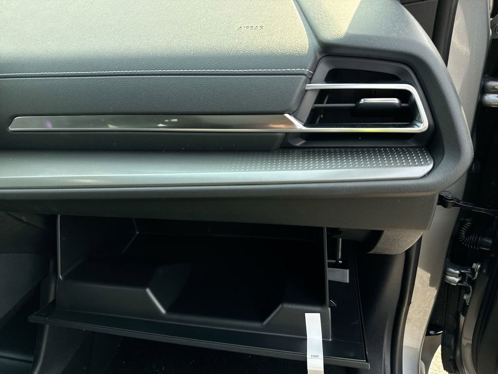 New 2026 Chevrolet Traverse LT FWD image 36