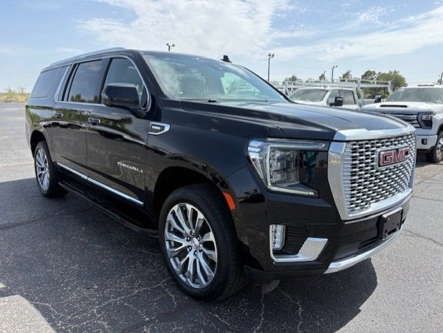 Used 2023 GMC Yukon XL Denali w/ Max Trailering Package RWD image 7