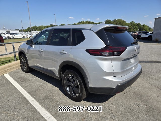 Used 2025 Nissan Rogue SV FWD image 3