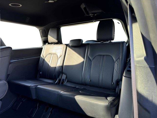 Used 2024 Ford Expedition Platinum RWD image 38