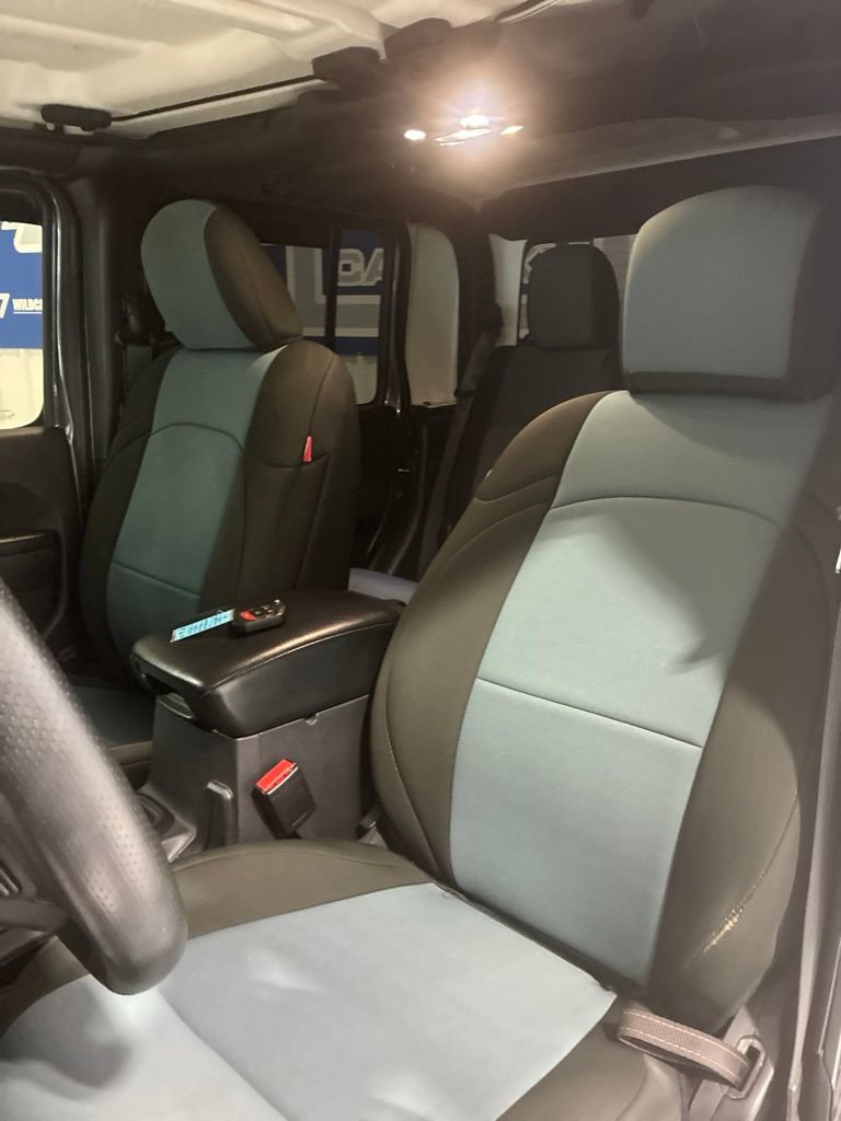 Used 2023 Jeep Gladiator Mojave AWD/4WD image 18