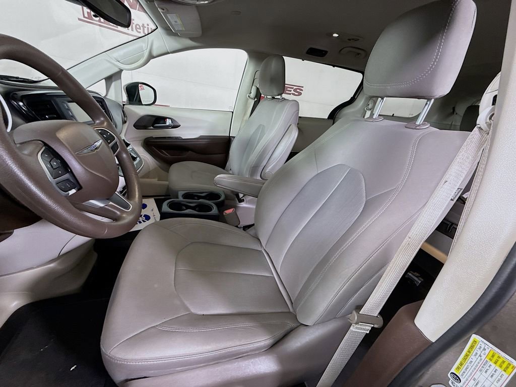 Used 2017 Chrysler Pacifica Touring Plus image 23