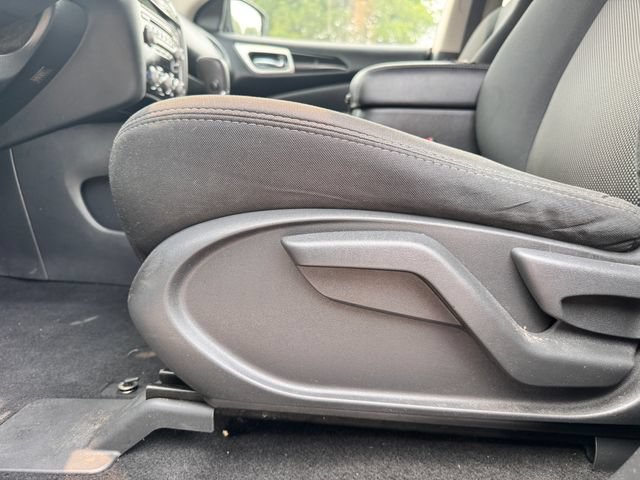 Used 2020 Nissan Pathfinder S FWD image 31