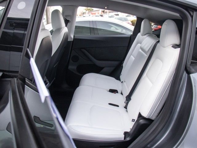 Used 2025 Tesla Model Y Long Range image 21