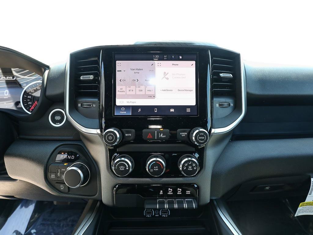 New 2026 RAM 1500 Express AWD/4WD image 17