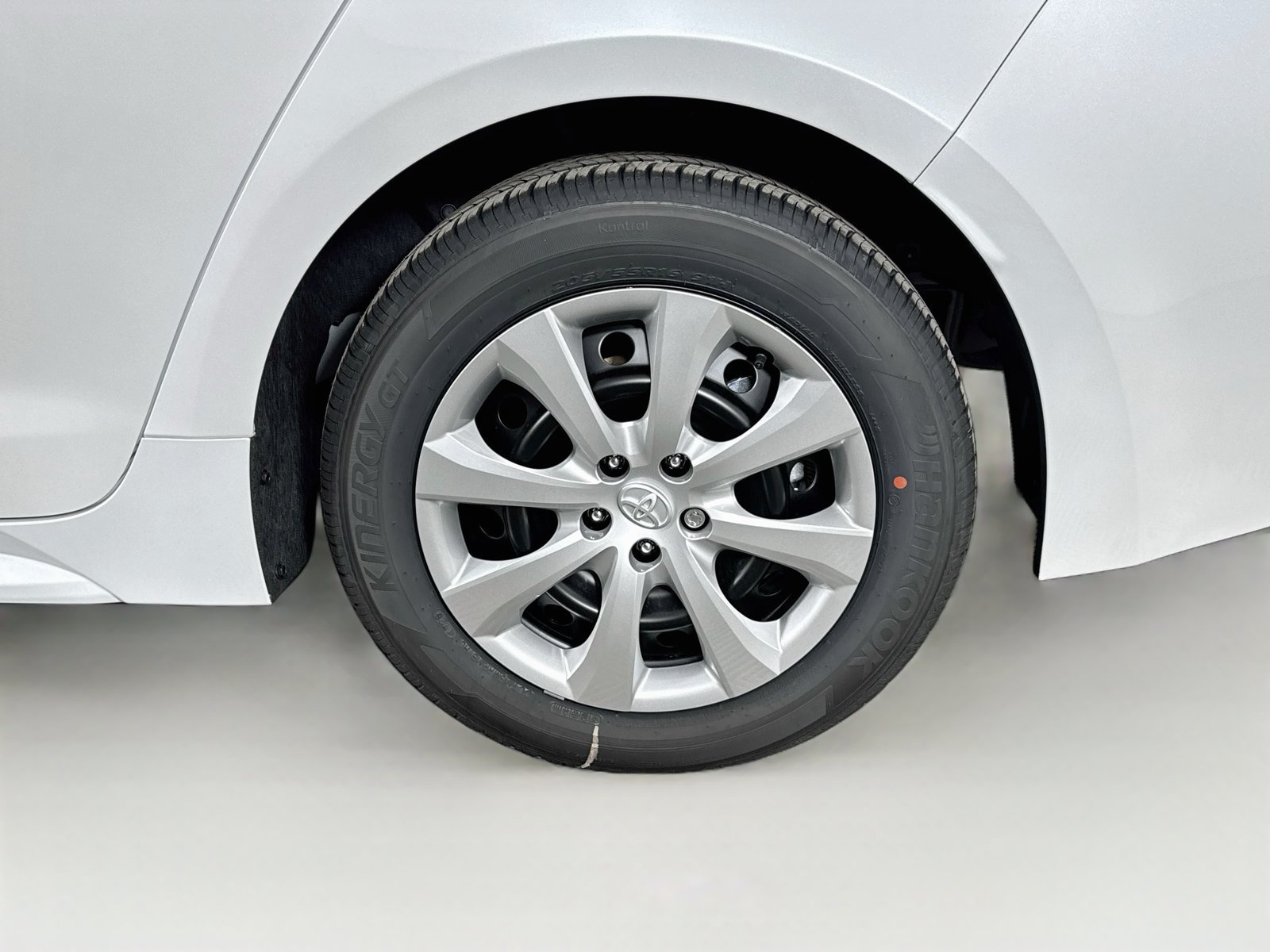 New 2026 Toyota Corolla LE FWD image 19