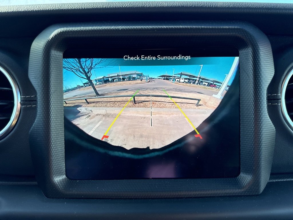 Used 2023 Jeep Wrangler Unlimited Sahara image 13