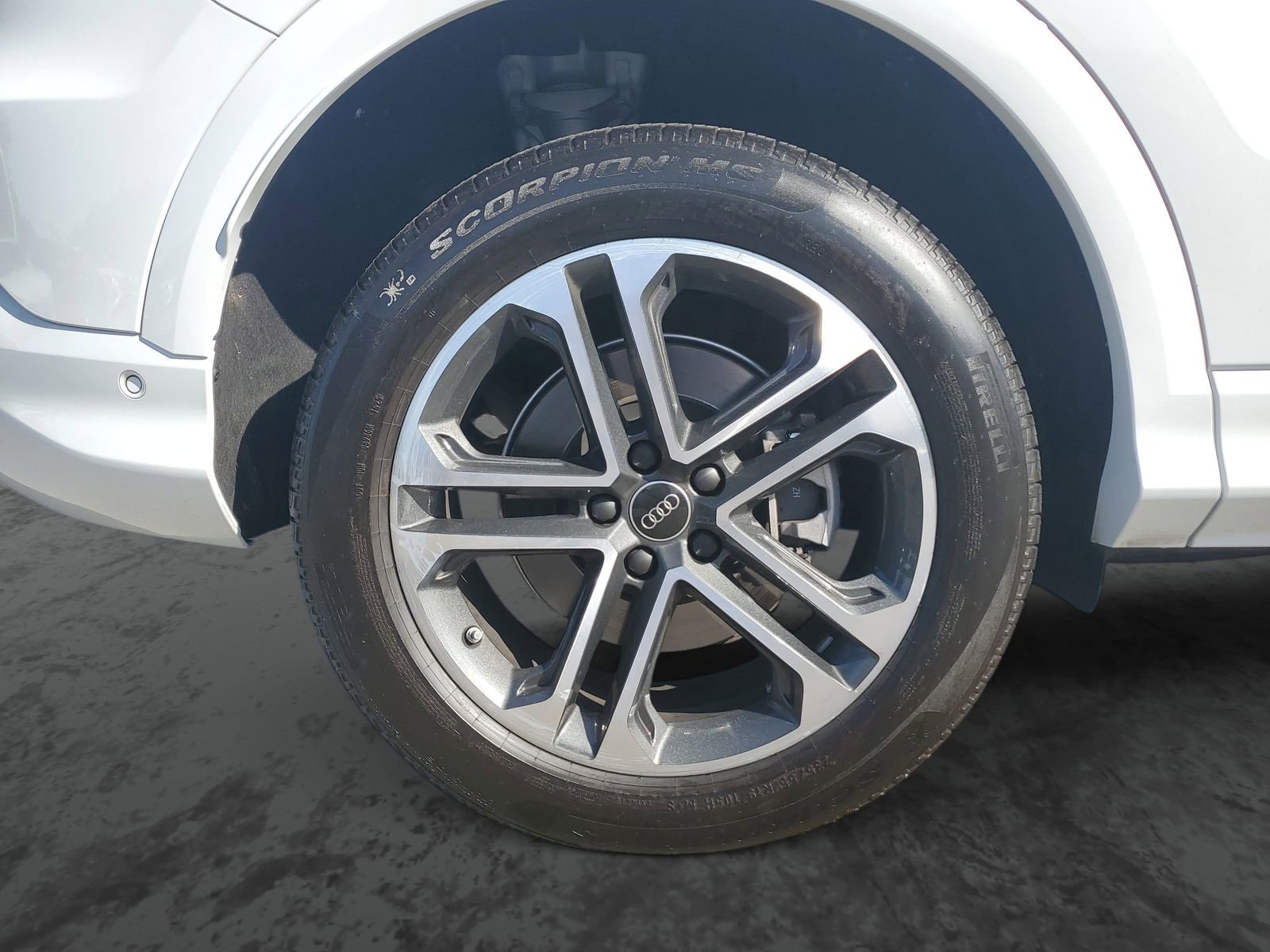 Used 2025 Audi Q5 Premium w/ Convenience Package AWD/4WD image 5