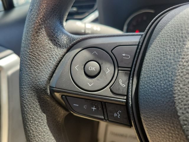 Used 2025 Toyota RAV4 XLE FWD image 21