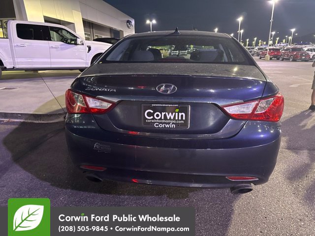 Used 2011 Hyundai Sonata SE w/ Navigation & Sunroof Pkg 4 FWD image 4