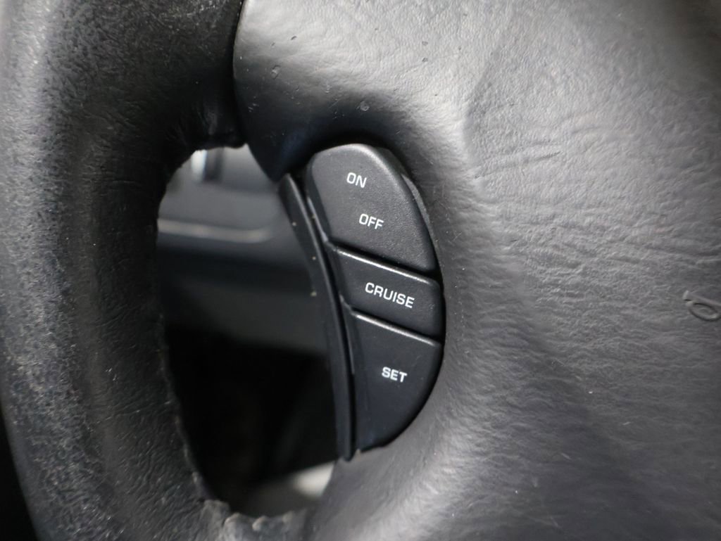 Used 2004 Chrysler Town & Country Limited image 26