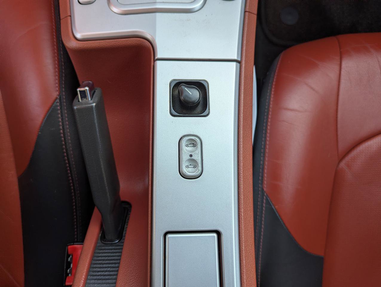 Used 2005 Chrysler Crossfire Limited RWD image 24