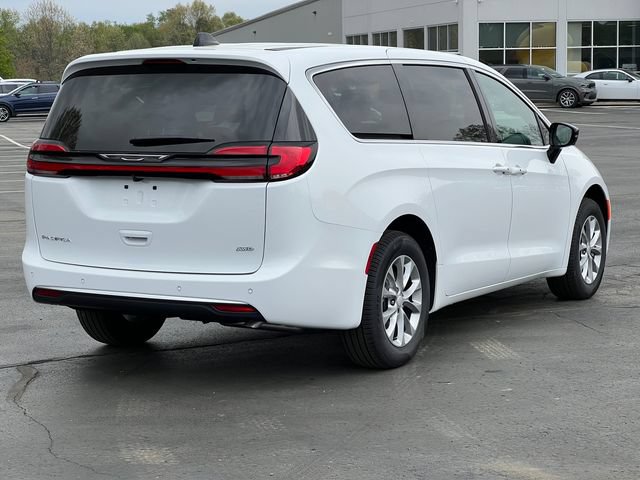 New 2027 Chrysler Pacifica Select AWD/4WD image 47