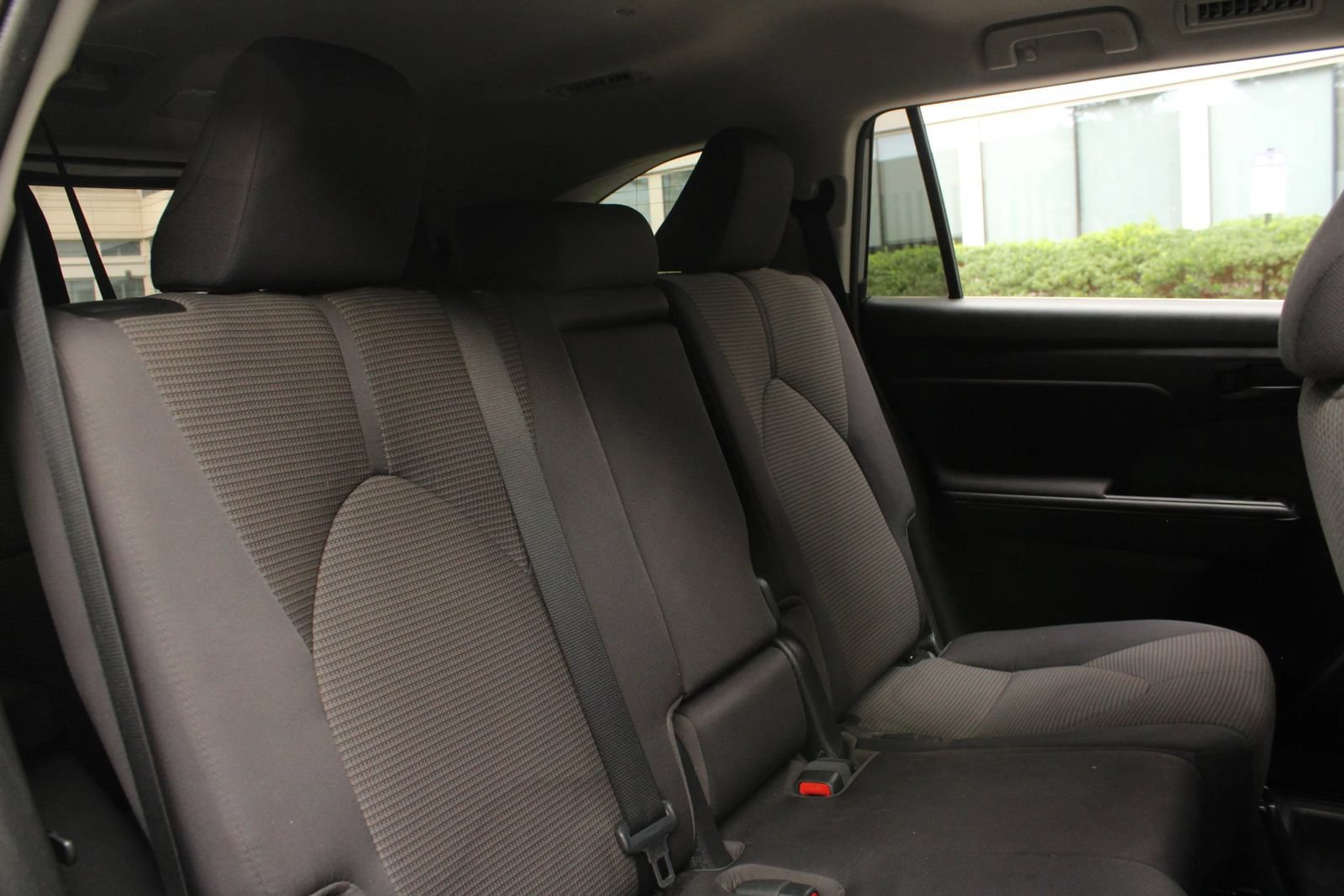 Used 2022 Toyota Highlander L AWD/4WD image 22