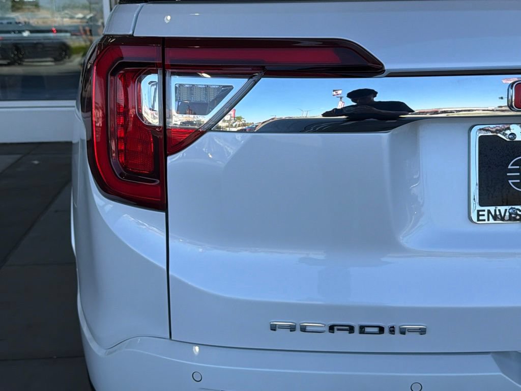 Used 2021 GMC Acadia Denali w/ Denali Ultimate Package AWD/4WD image 10