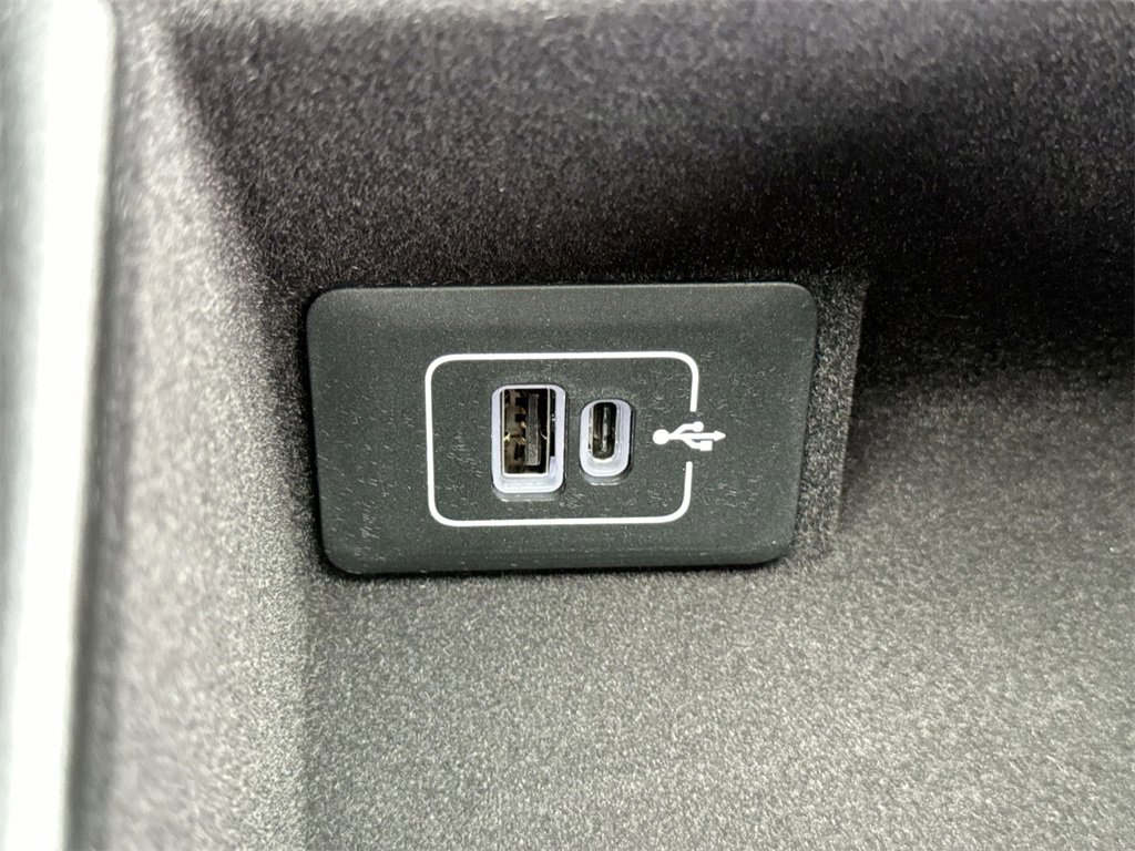 New 2024 Maserati Grecale GT image 29