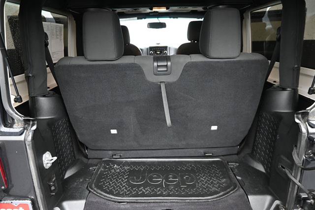 Used 2018 Jeep Wrangler Sport AWD/4WD image 14