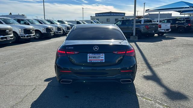 Used 2023 Mercedes-Benz C 300 Sedan image 4