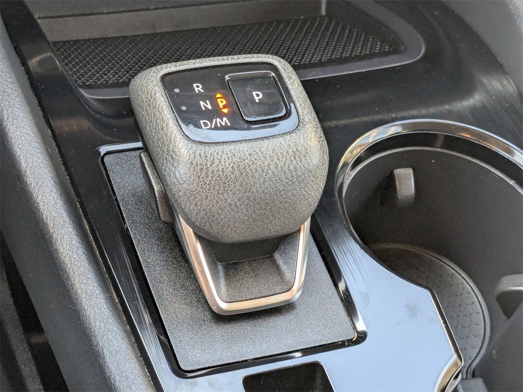 Used 2023 Nissan Rogue SV image 12