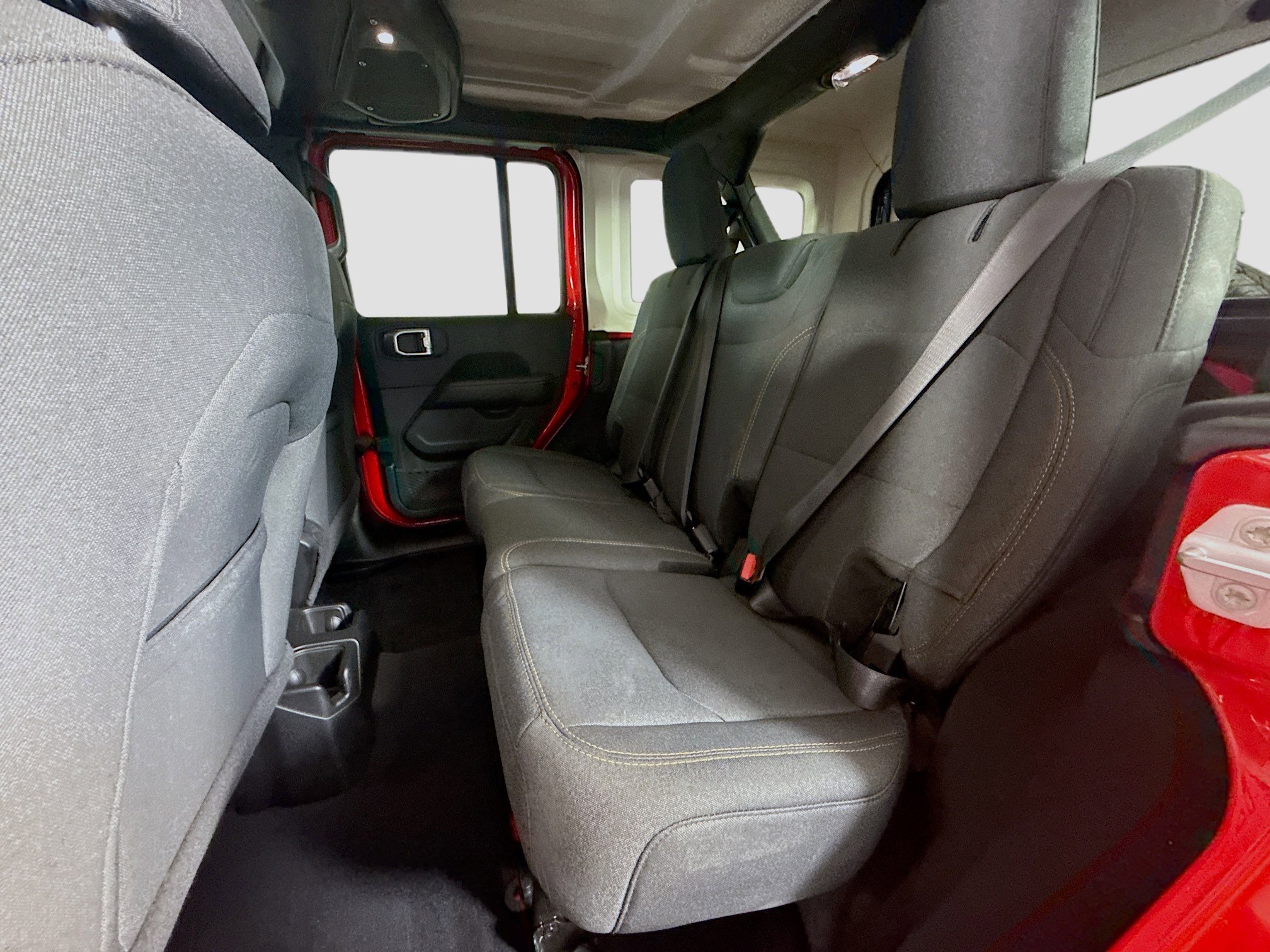 Used 2025 Jeep Wrangler Sahara image 25