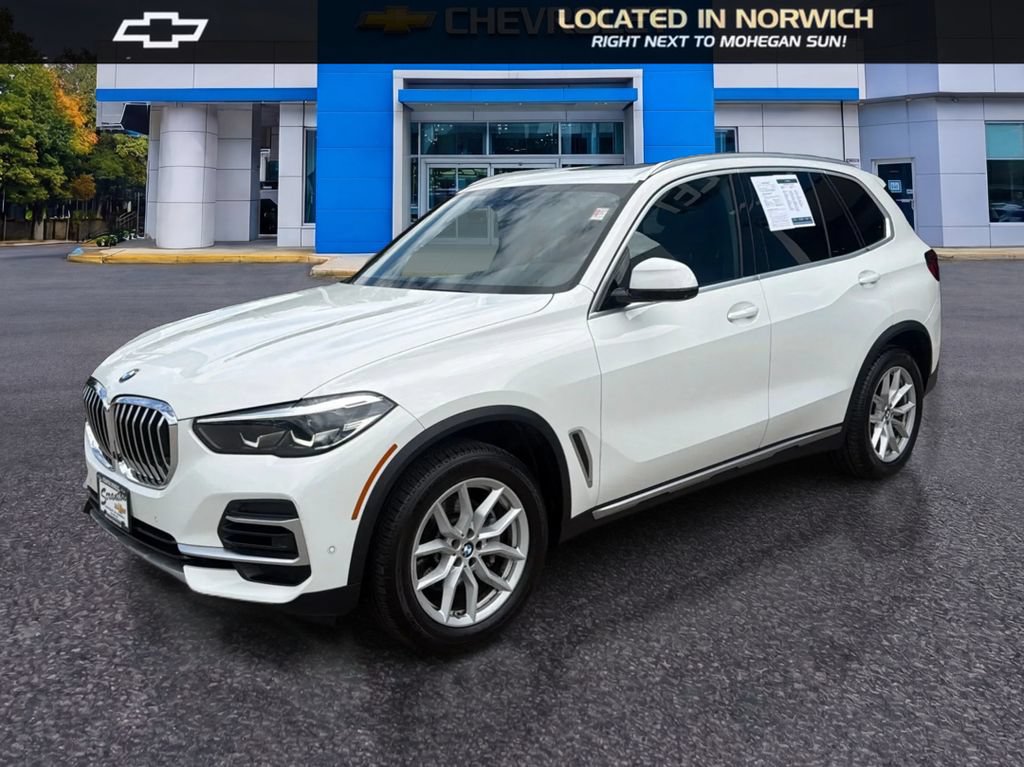 Used 2022 BMW X5 xDrive40i w/ Parking Assistance Package AWD/4WD image 1