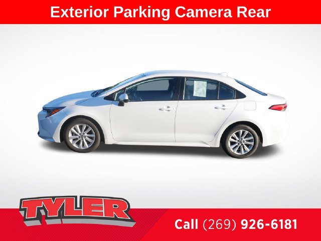 Used 2025 Toyota Corolla LE w/ LE Premium Package FWD image 4